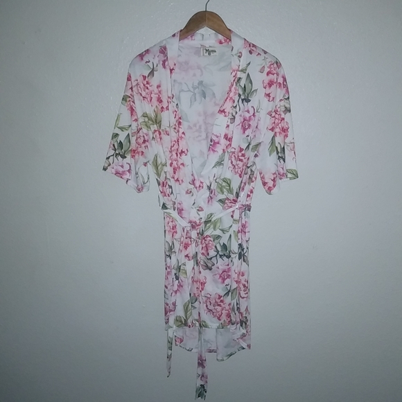 Show Me Your MuMu Brie Pink White Floral Wrap Feminine Luxurious Robe - Picture 2 of 5